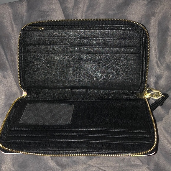 Steve Madden Blush Splatter Paint ZA Wristlet - Picture 2 of 4